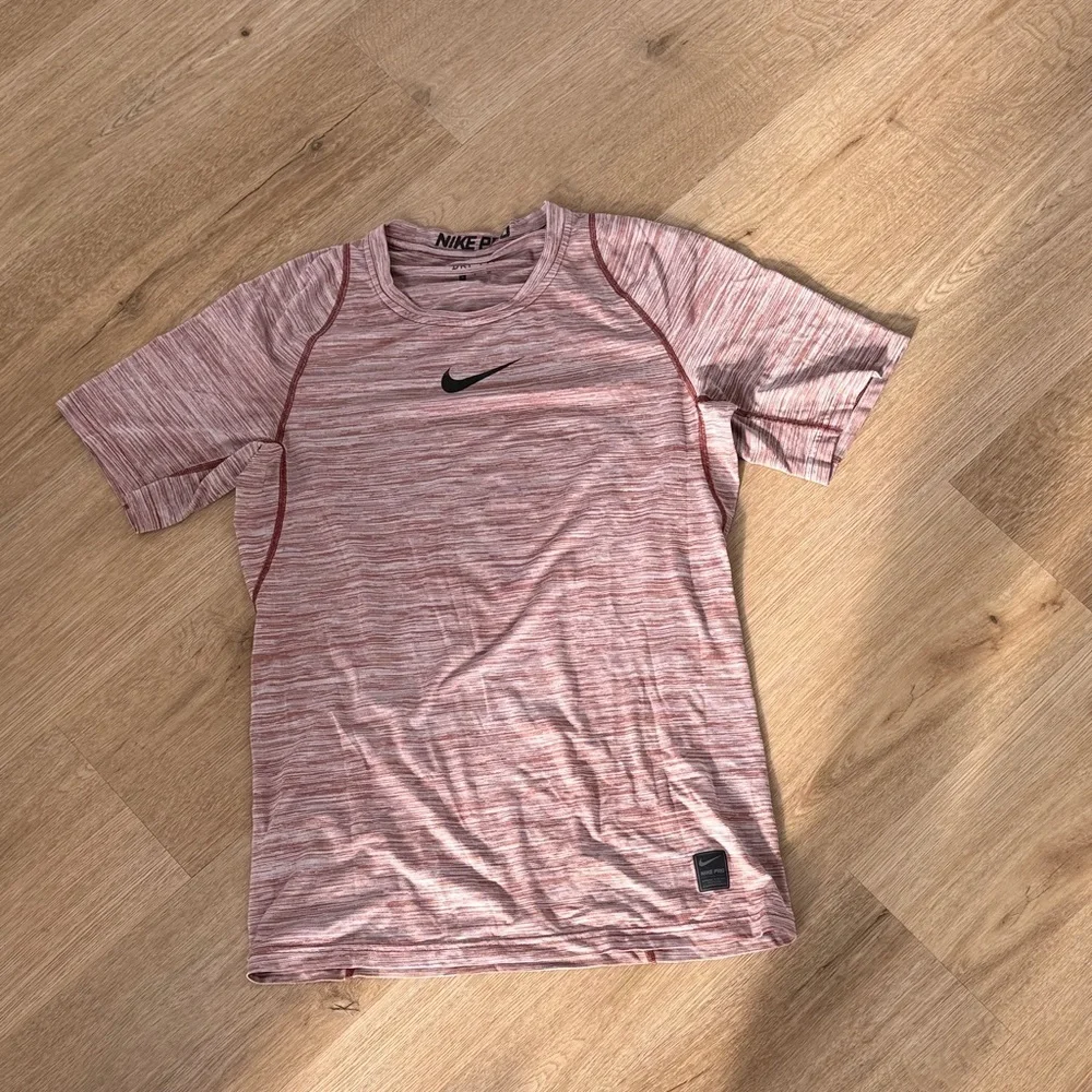 Nike Shirt - Picture 2 of 4